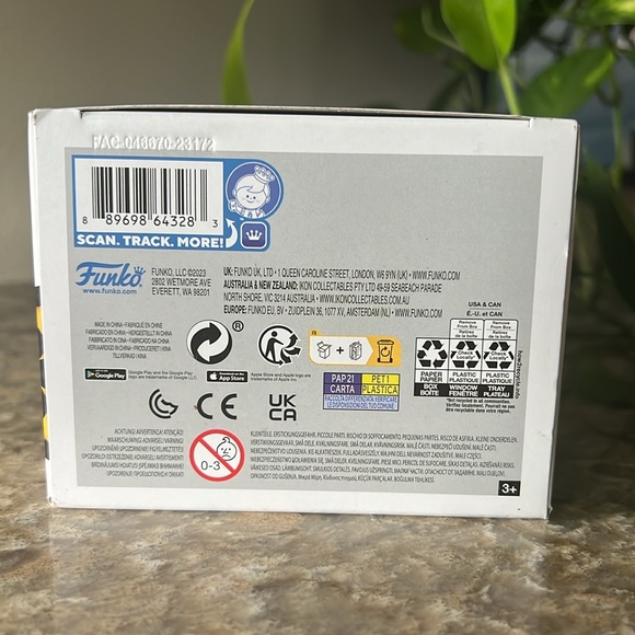 Pluto Funko Pop 2023 Disney Christmas, With Santa Letter, 1227 New - Picture 6 of 8